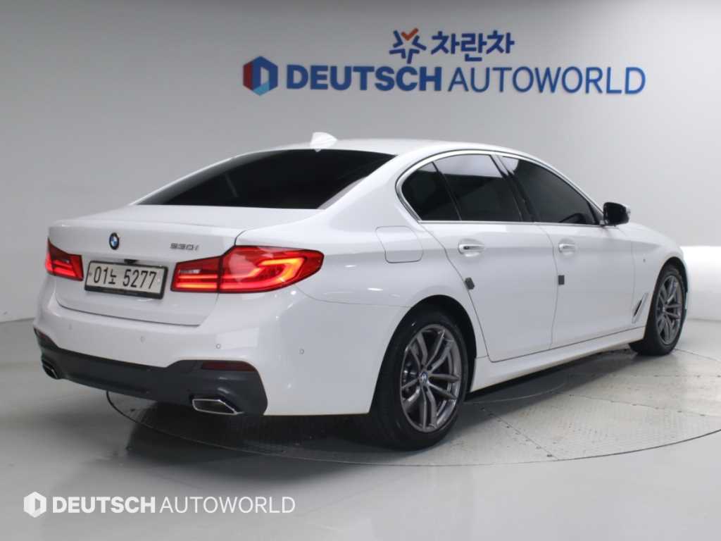 BMW 5시리즈 530i M 스포츠 플러스 사진 2/20