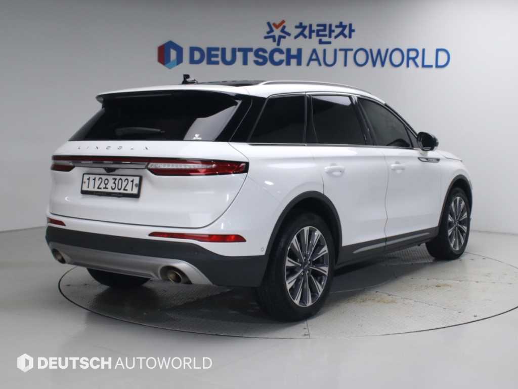 링컨 코세어 2.0 리저브 AWD 사진 2/20