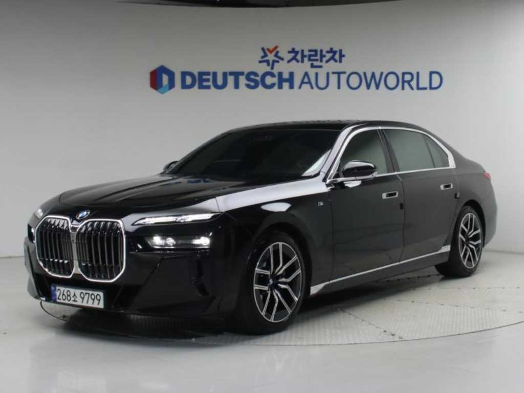 BMW 7시리즈 740i sDrive M 스포츠 사진