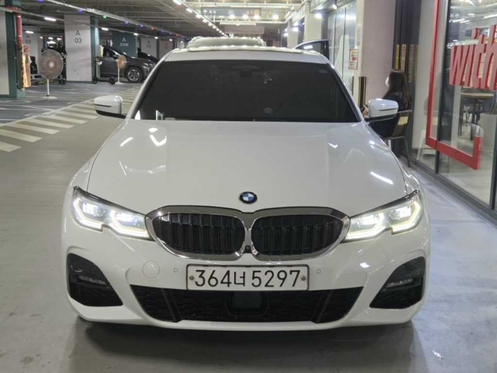 BMW 3시리즈 330e M 스포츠 사진 2/20