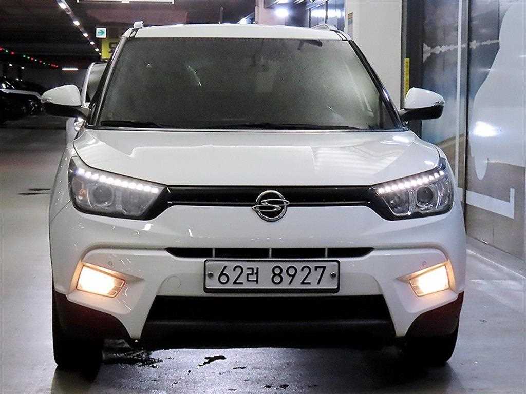 KGM 티볼리 디젤 2WD 1.6 LX 사진 2/20