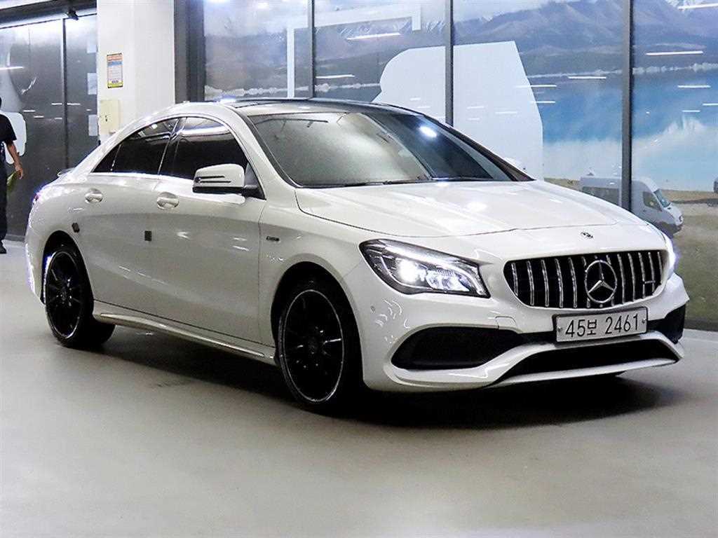 벤츠 CLA 클래스 CLA 220 AMG LINE 사진