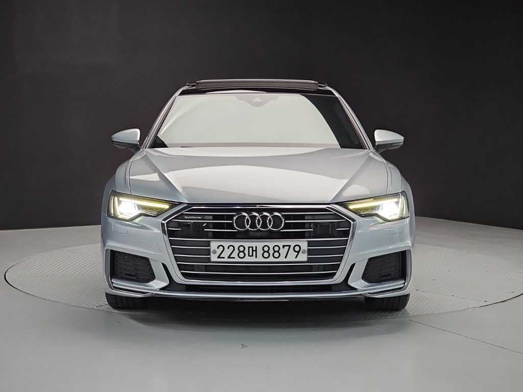 아우디 A6 45 TFSI 콰트로 사진 2/18