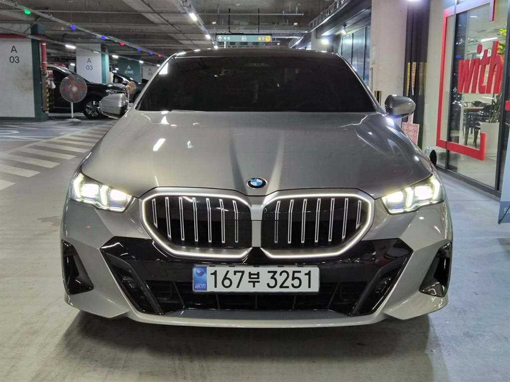 BMW 5시리즈 520i 기본형 사진 2/20
