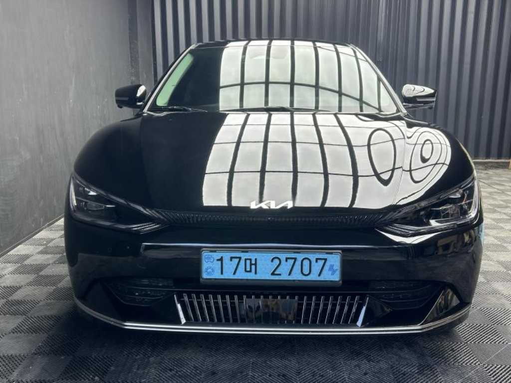기아 EV6 롱레인지 어스 사진 2/18