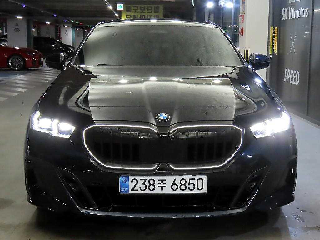 BMW 5시리즈 530i xDrive M 스포츠 사진 2/20