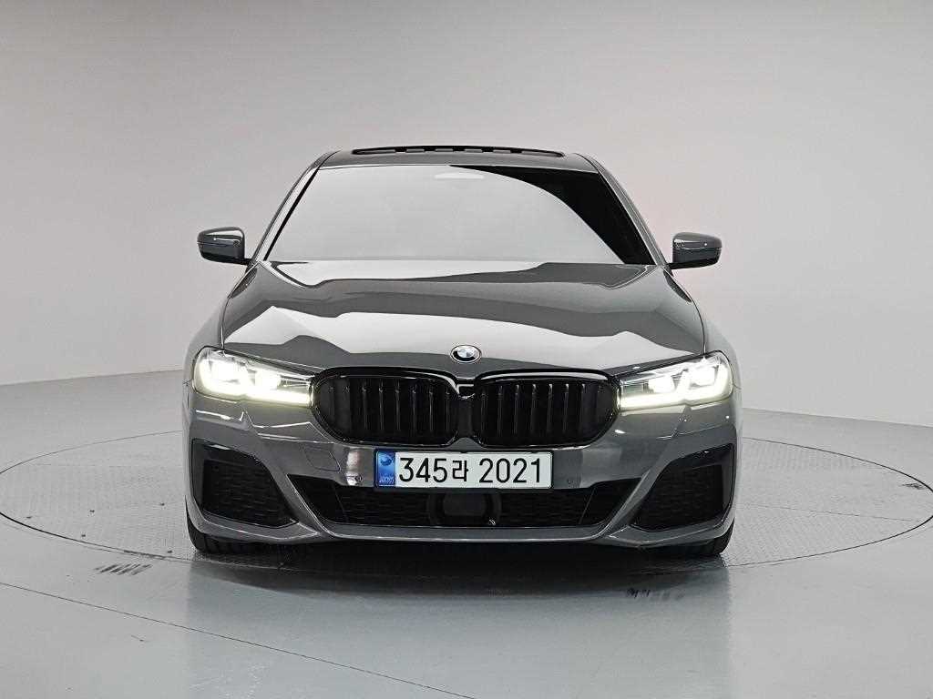 BMW 5시리즈 520i M 스포츠 사진 2/20
