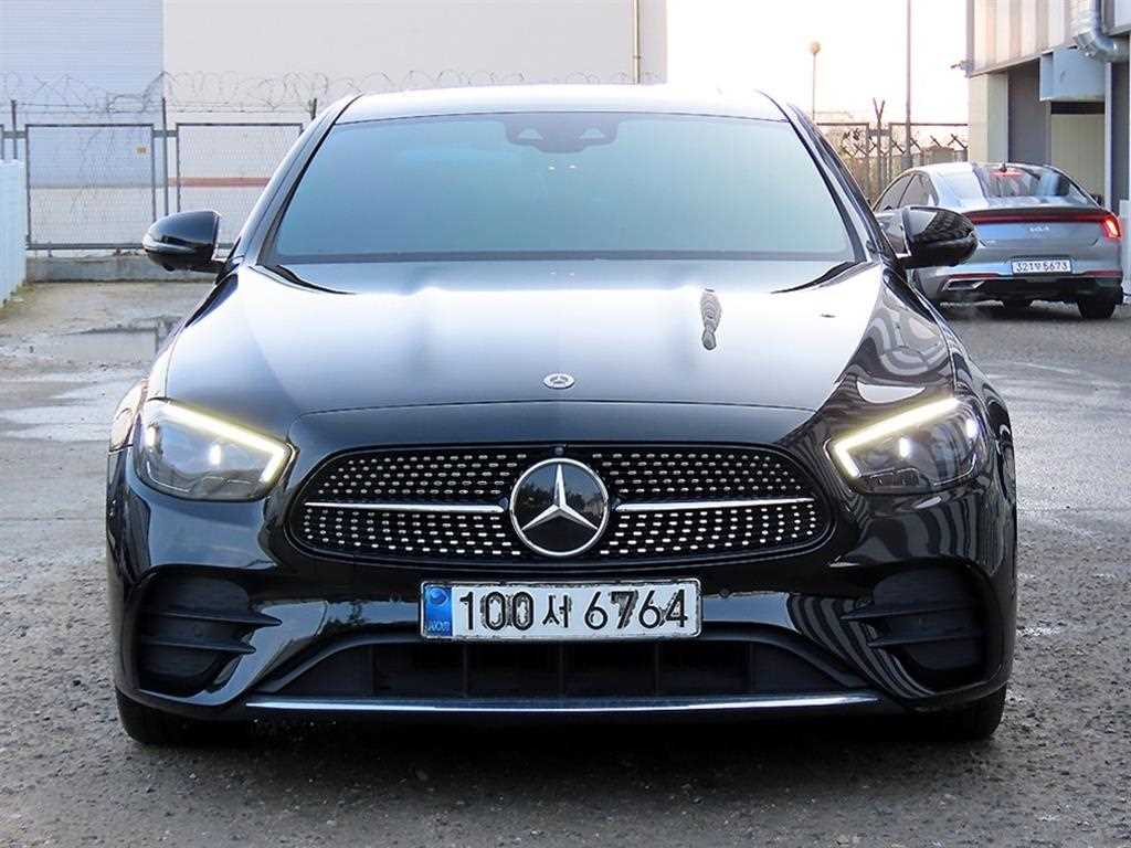 벤츠 E 클래스 E220d 4MATIC AMG라인 사진