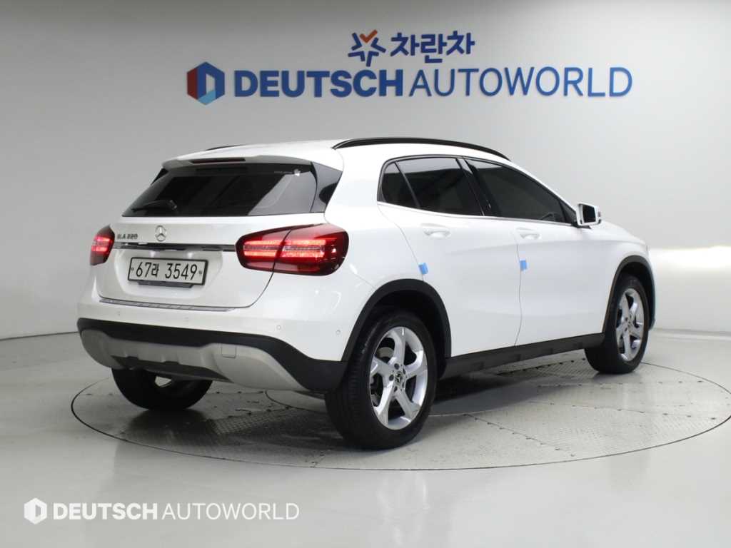 벤츠 GLA 클래스 GLA220 사진 2/20