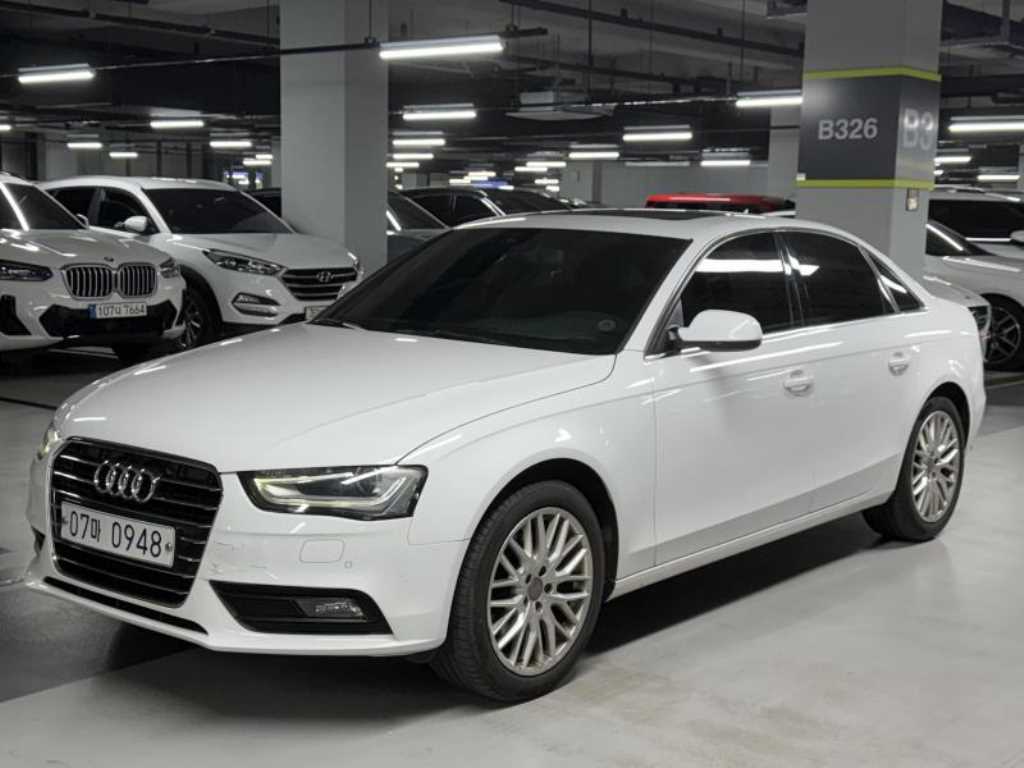 아우디 A4 30 TDI 다이나믹 사진 2/14