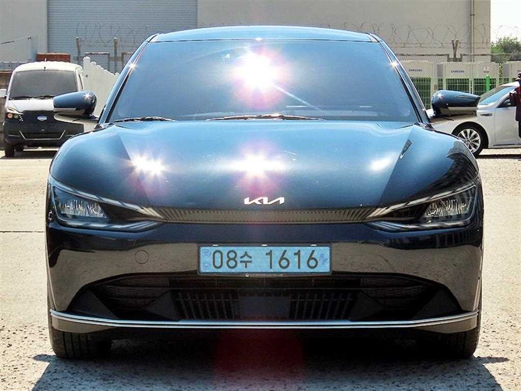 기아 EV6 스탠다드 AWD 에어 사진
