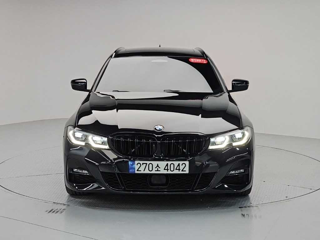 BMW 3시리즈 320i 투어링 M 스포츠 사진 2/18