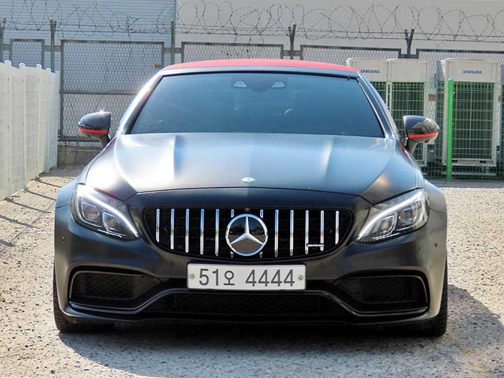 벤츠 C 클래스 C63 AMG 카브레올레 사진