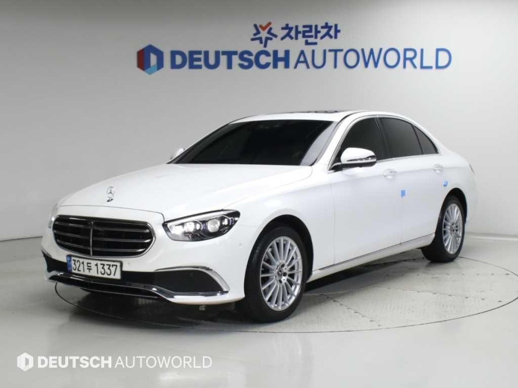 벤츠 E 클래스 E220d 4MATIC 익스클루시브 사진