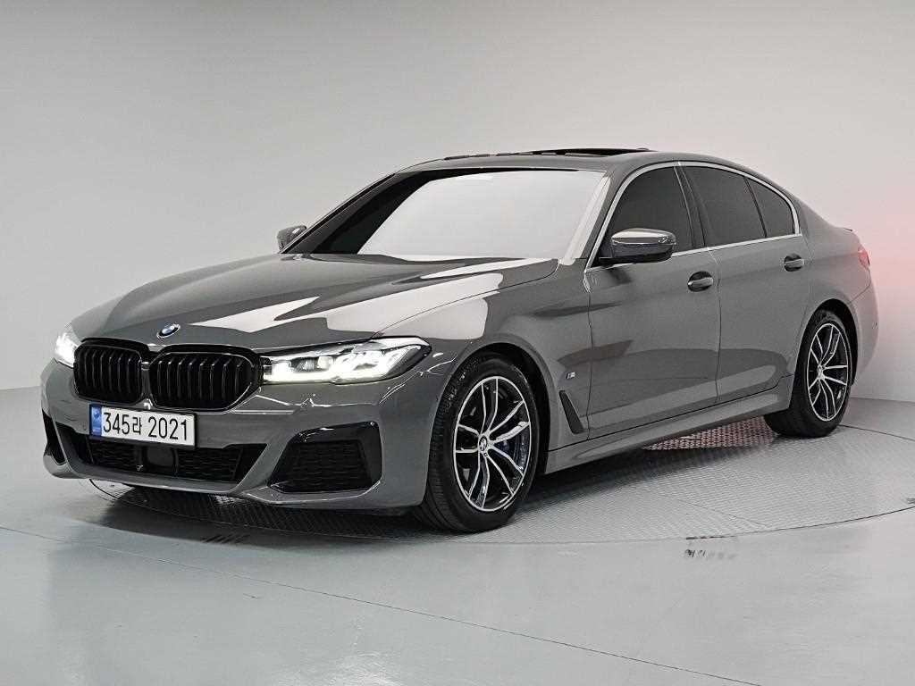 BMW 5시리즈 520i M 스포츠 사진