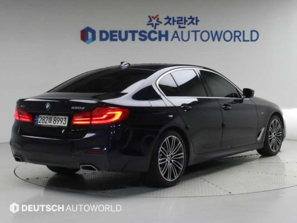 BMW 5시리즈 520d xDrive M 스포츠 플러스 사진 2/20