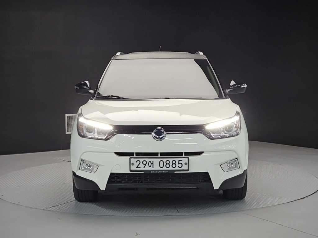 KGM 티볼리 디젤 2WD 1.6 LX 사진 2/19