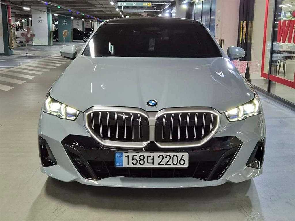 BMW 5시리즈 520i 기본형 사진 2/20