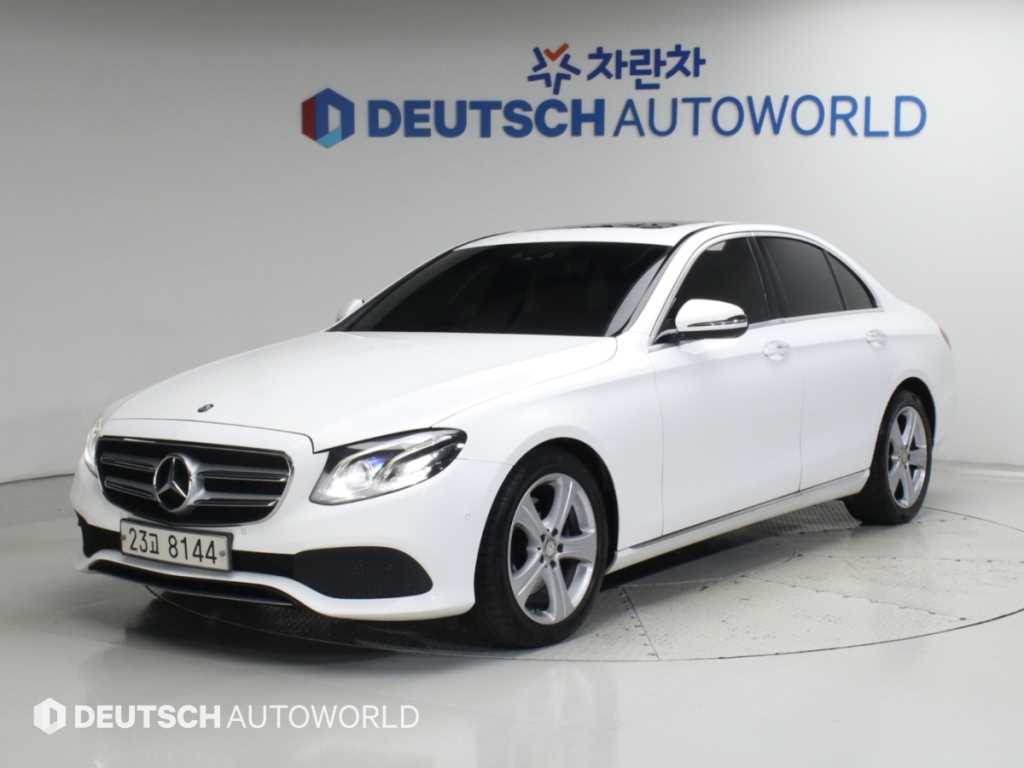 벤츠 E 클래스 E220d 아방가르드 사진