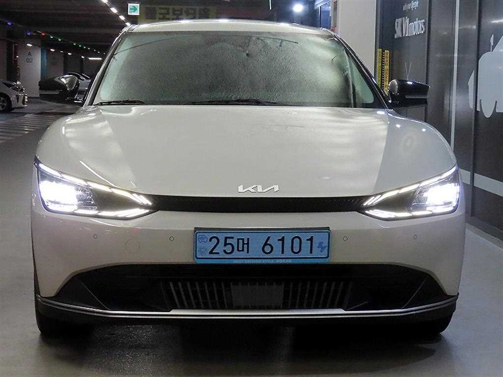 기아 EV6 롱레인지 에어 사진 2/20