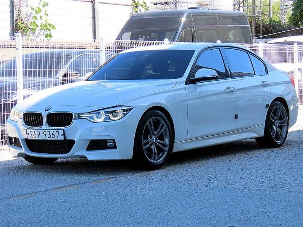 BMW 3시리즈 320i M 스포츠 사진 2/20