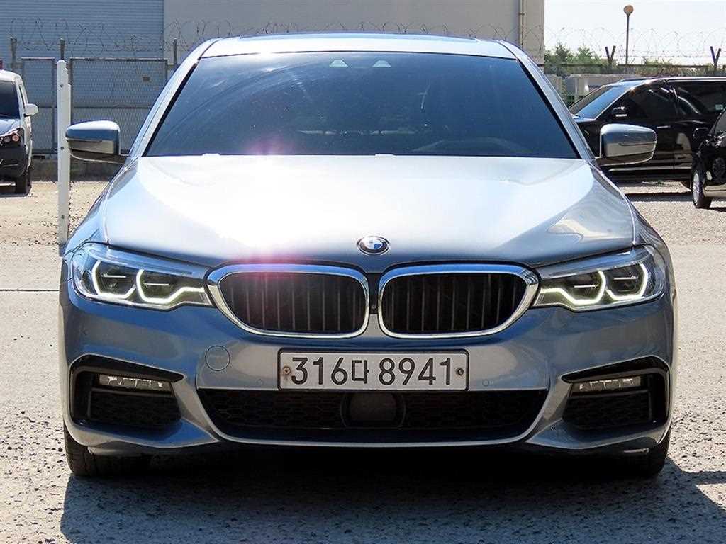 BMW 5시리즈 520d M 스포츠 플러스 사진