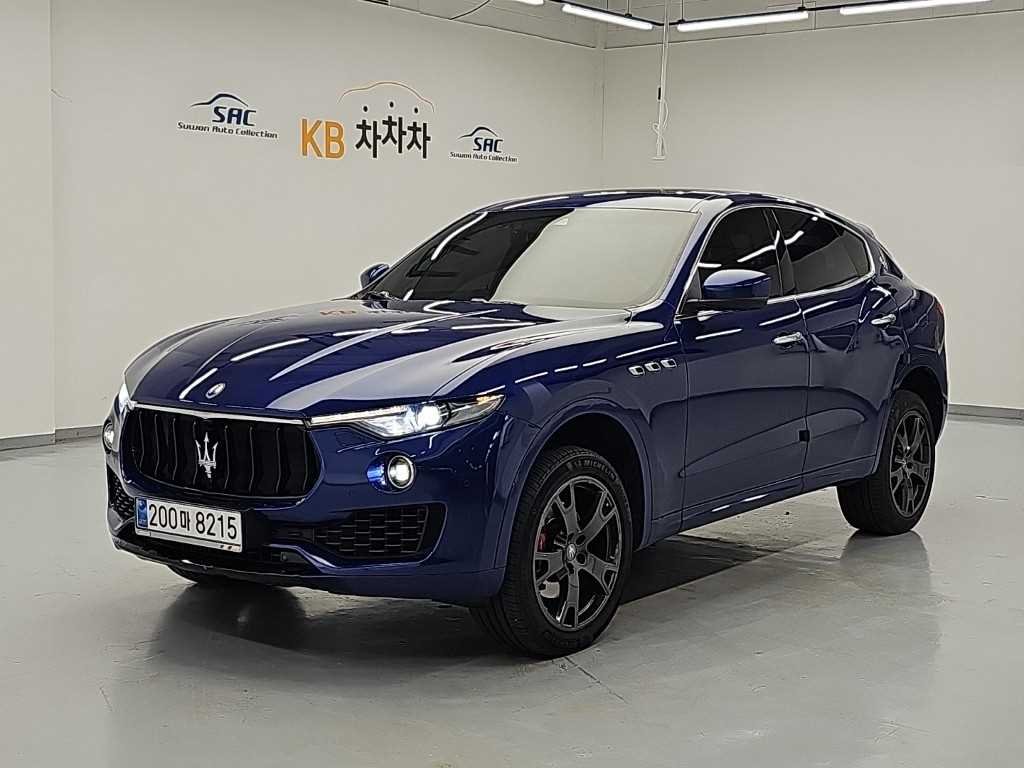마세라티 르반떼 3.0 AWD 사진