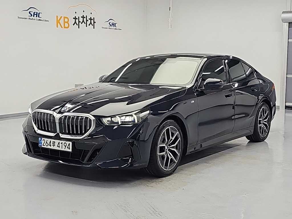BMW 5시리즈 520i M 스포츠 사진