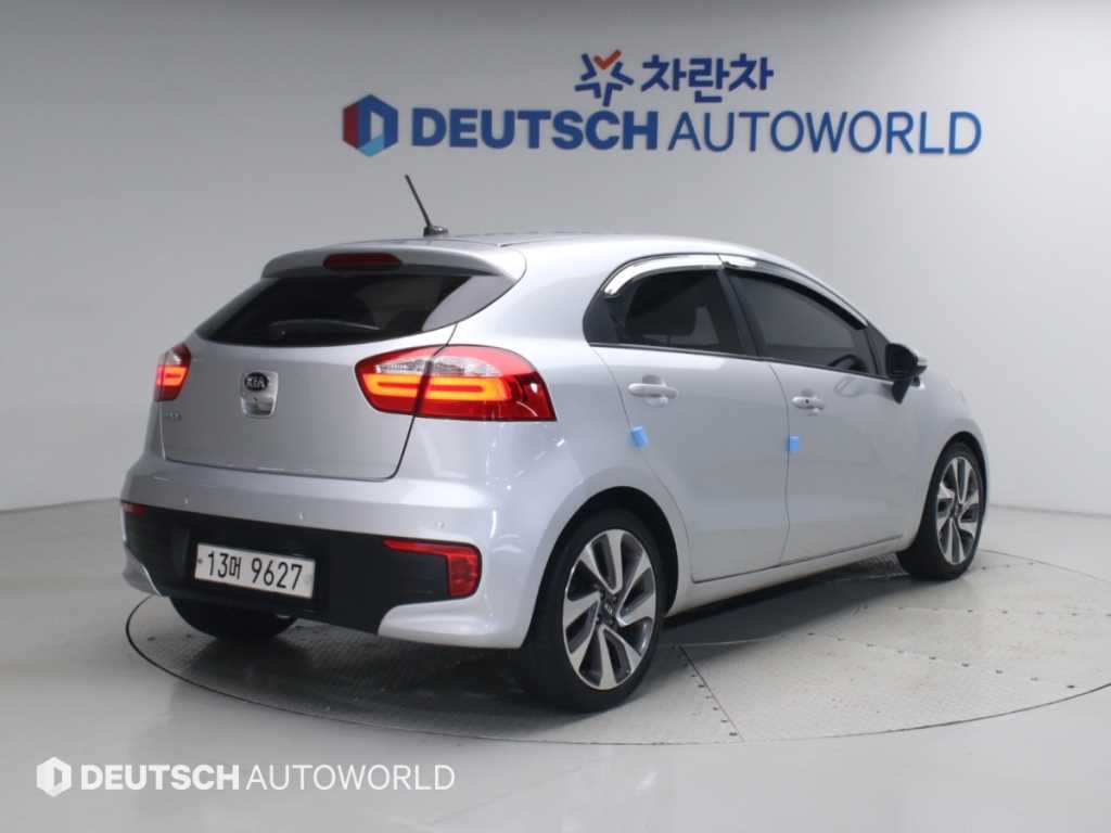 기아 프라이드 5DR 1.6 GDI 프레스티지 사진 2/20