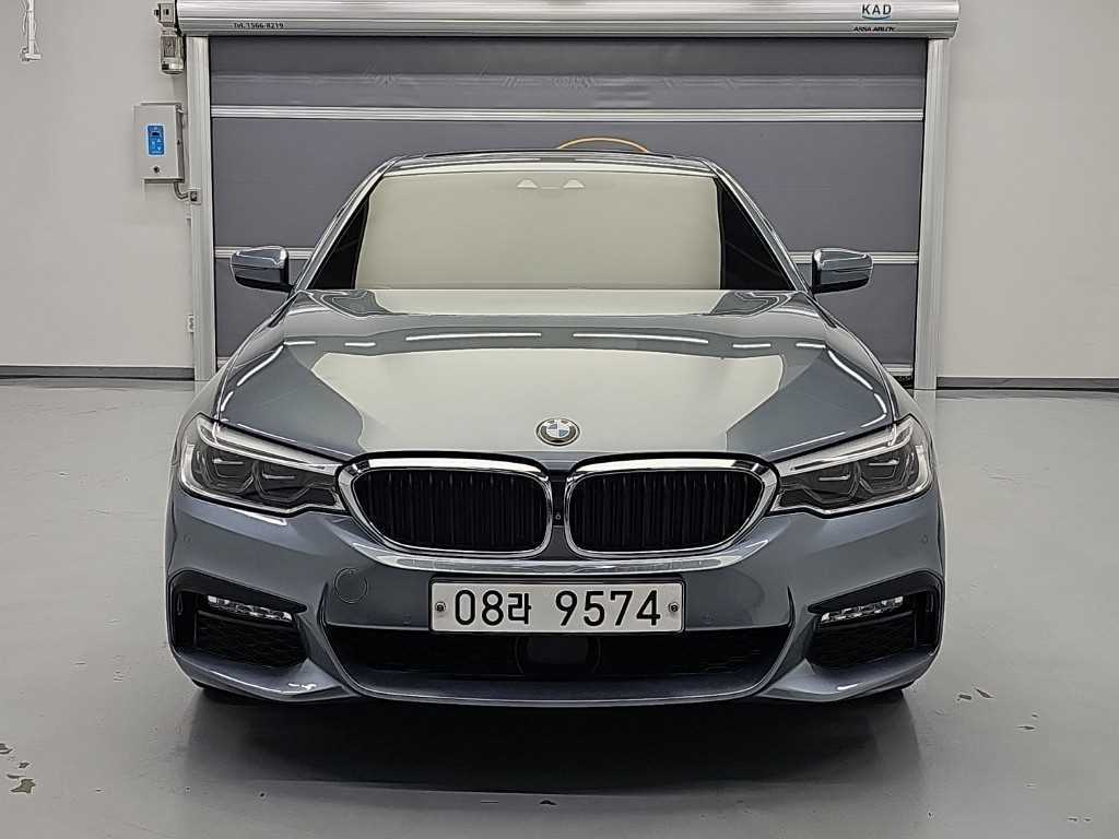 BMW 5시리즈 530i xDrive M 스포츠 플러스 사진