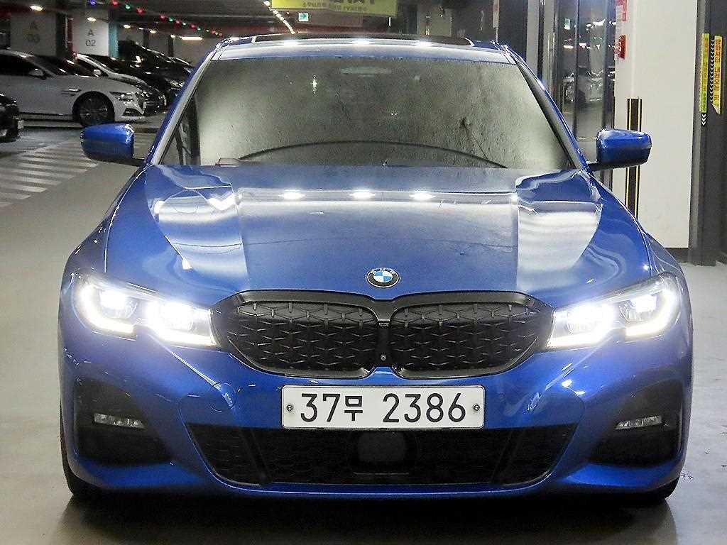 BMW 3시리즈 330i M 스포츠 사진