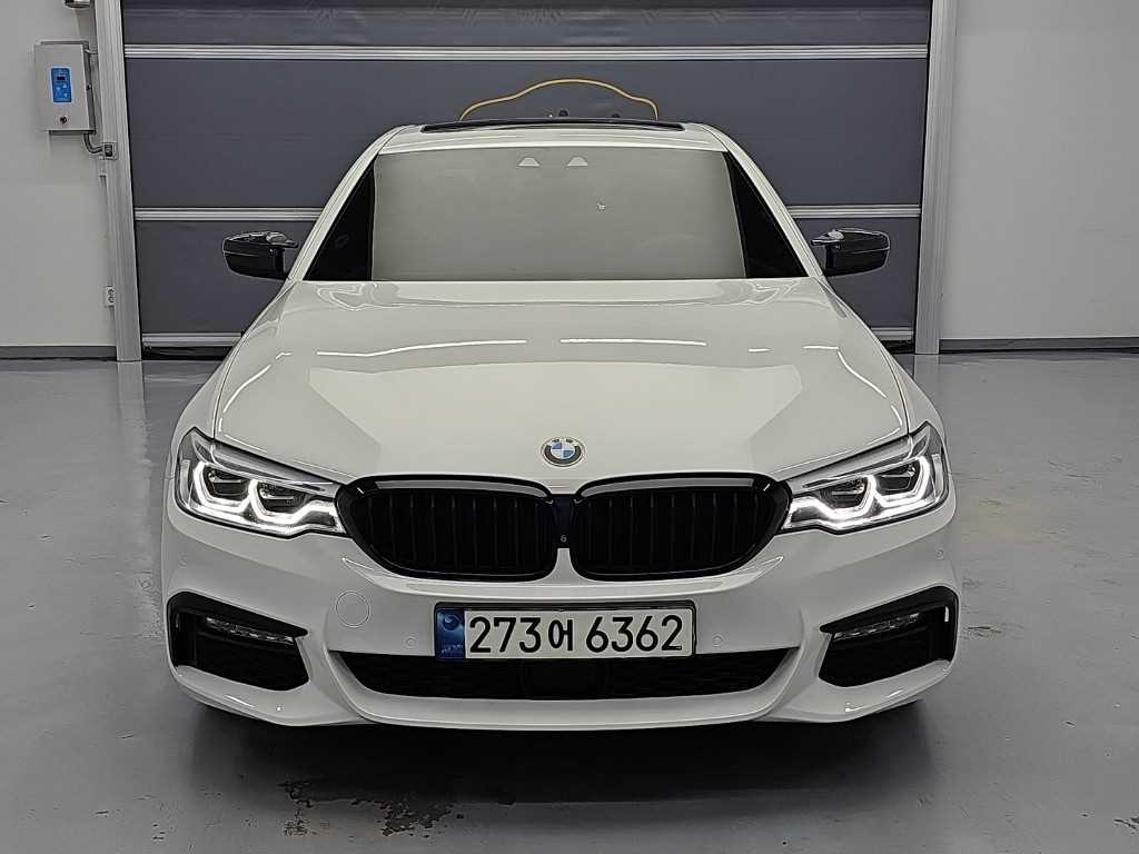 BMW 5시리즈 520d M 스포츠 플러스 사진 2/19