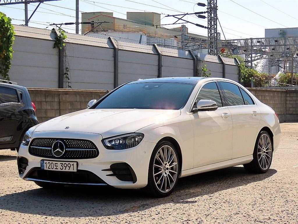 벤츠 E 클래스 E350 4MATIC AMG LINE 사진 2/20