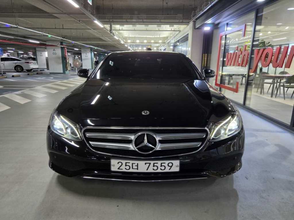 벤츠 E 클래스 E300 아방가르드 사진