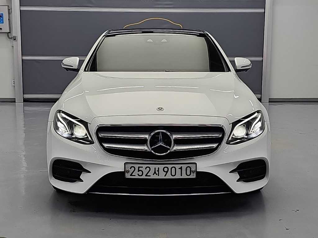 벤츠 E 클래스 E350 4MATIC AMG LINE 사진 2/18