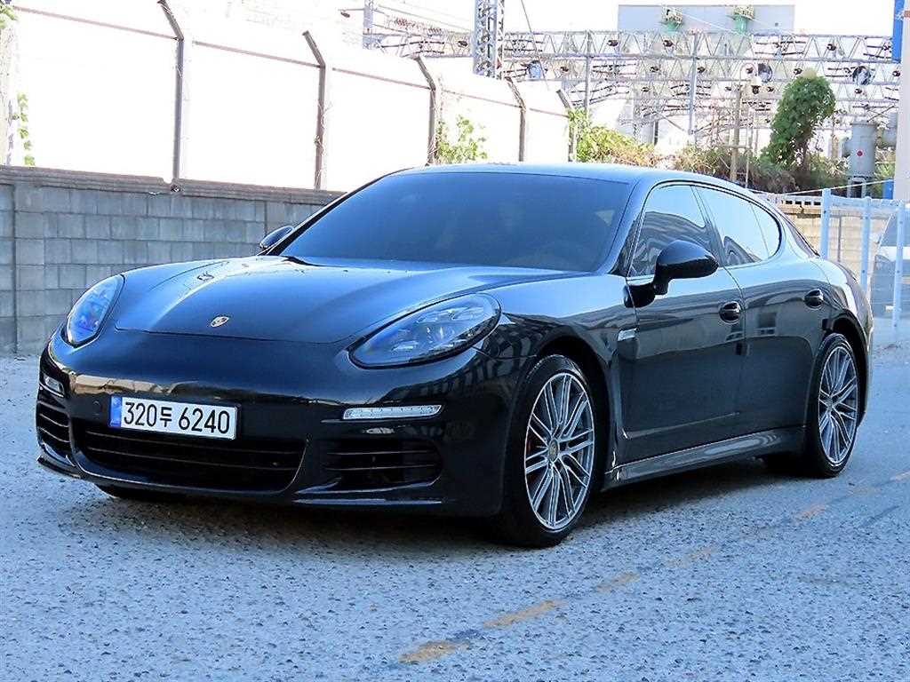 포르쉐 파나메라 3.6 AWD 사진 2/20