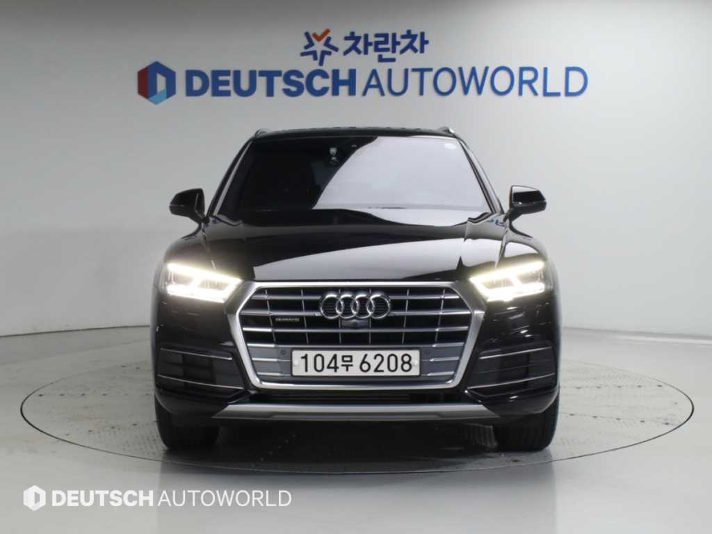 아우디 Q5 45 TFSI 콰트로 프리미엄 사진