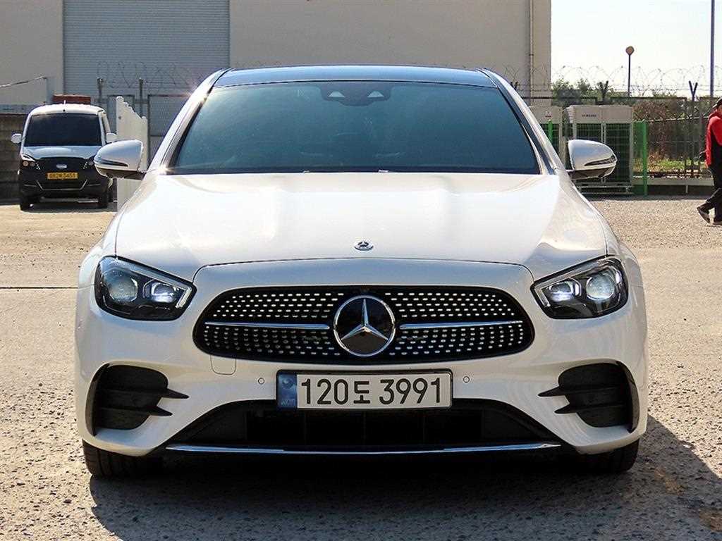 벤츠 E 클래스 E350 4MATIC AMG LINE 사진