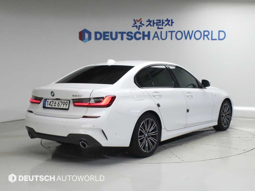 BMW 3시리즈 320i M 스포츠 사진 2/20
