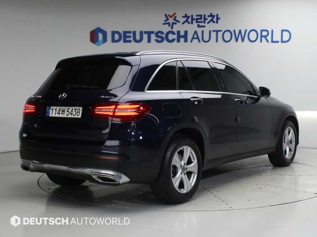 벤츠 GLC 클래스 GLC 220 d 4MATIC 사진 2/20