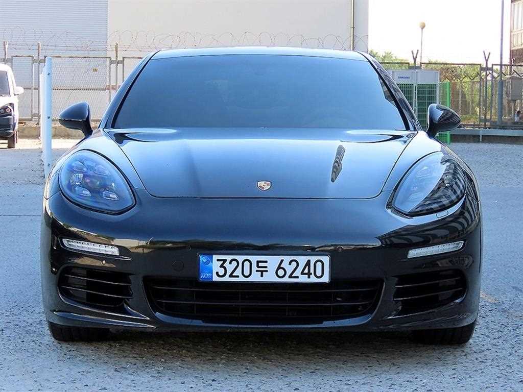 포르쉐 파나메라 3.6 AWD 사진