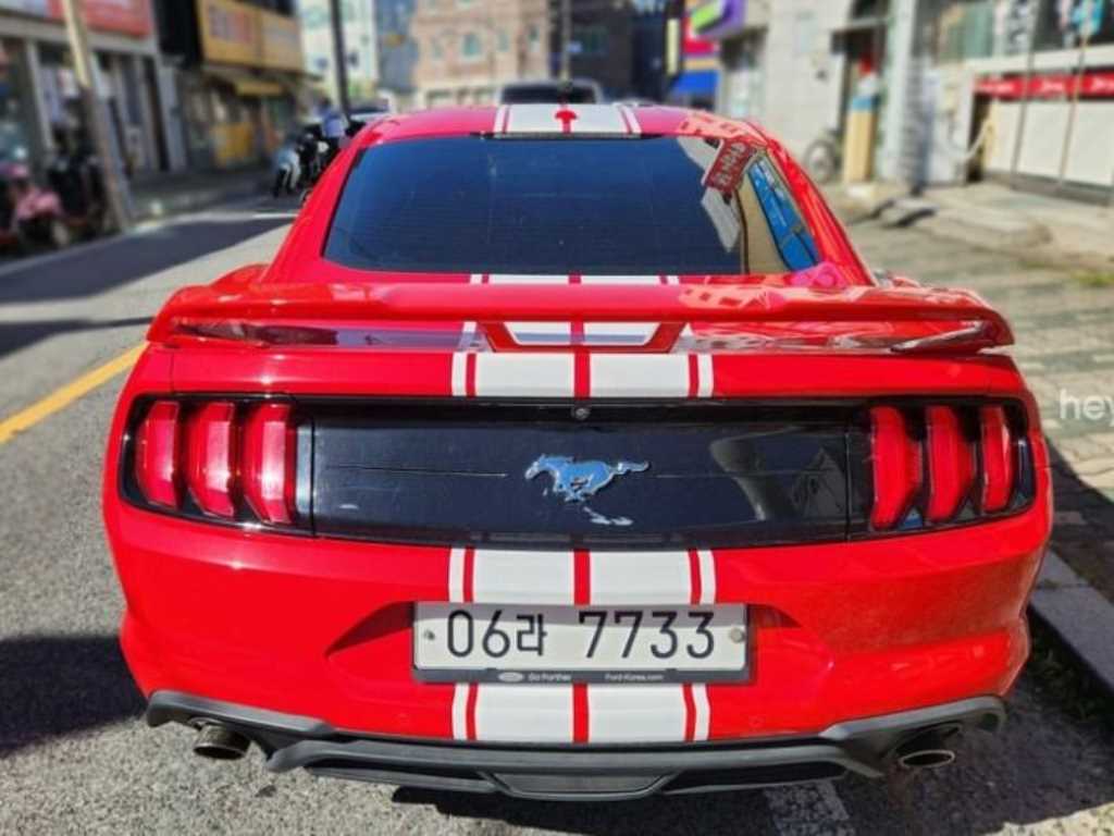 포드 머스탱 2.3 쿠페 프리미엄 사진 2/19