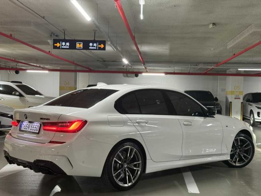 BMW 3시리즈 M340i 사진 2/19