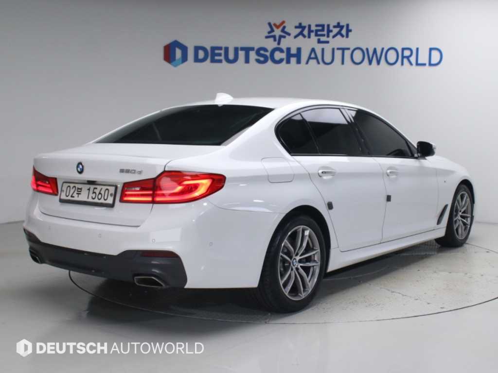BMW 5시리즈 520d M 스포츠 플러스 사진 2/20