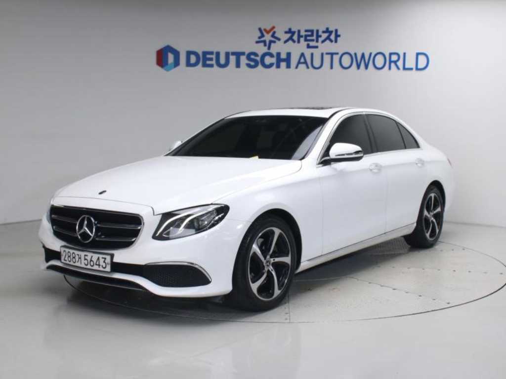 벤츠 E 클래스 E250 아방가르드 사진