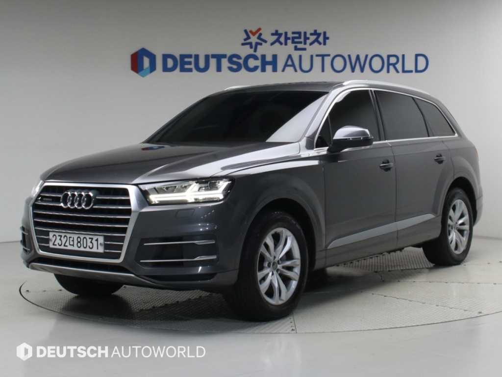 아우디 Q7 45 TFSI 콰트로 사진