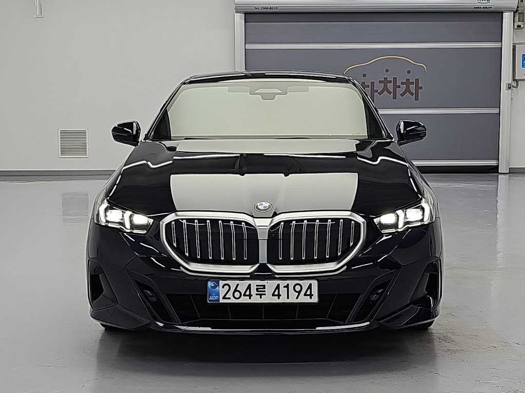 BMW 5시리즈 520i M 스포츠 사진 2/19