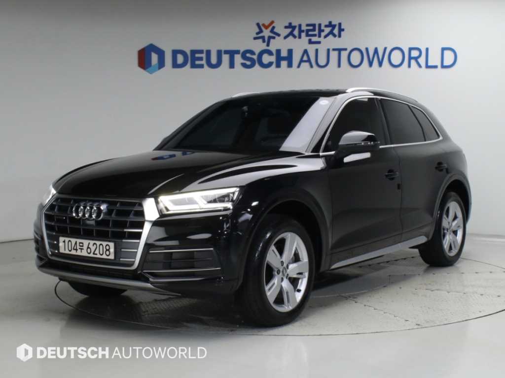 아우디 Q5 45 TFSI 콰트로 프리미엄 사진 2/20