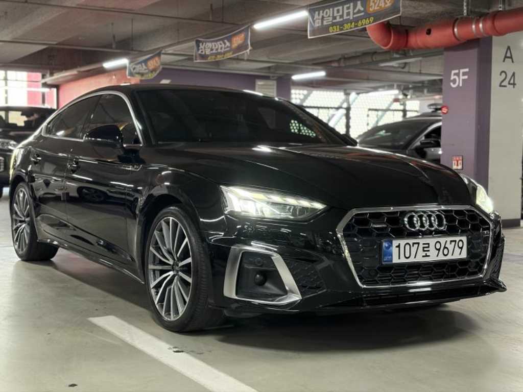 아우디 A5 40 TFSI 콰트로 프리미엄 스포트백 사진 2/20