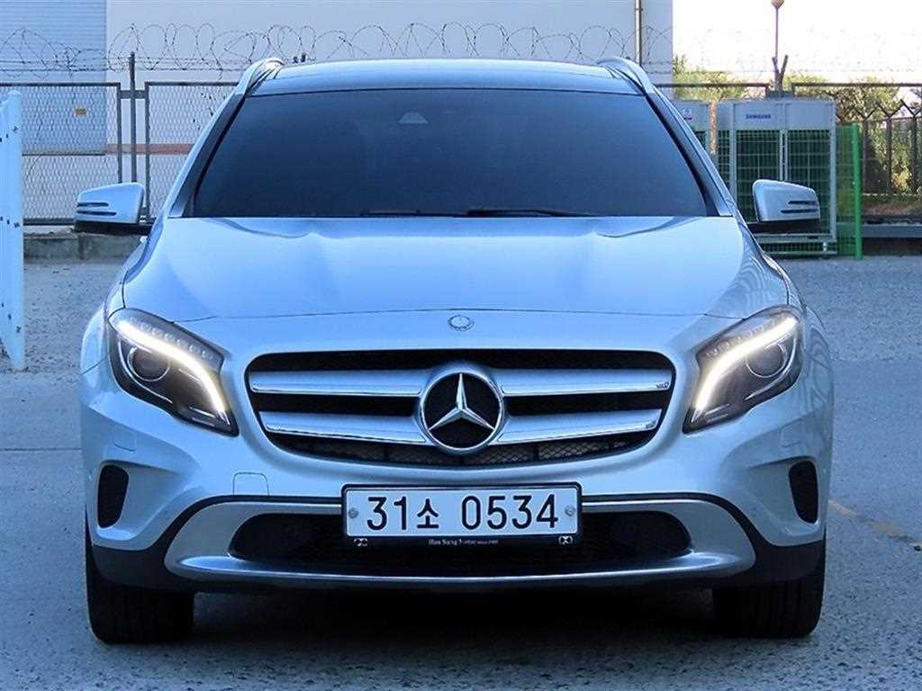 벤츠 GLA 클래스 GLA200 D 사진